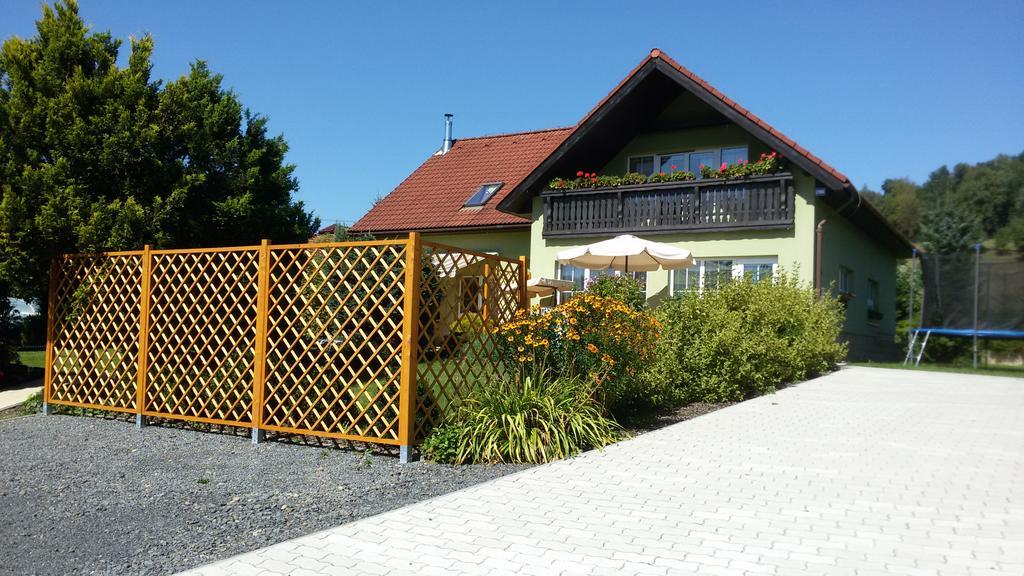 Rožnov pod Radhoštěm Apartment Amelie מראה חיצוני תמונה