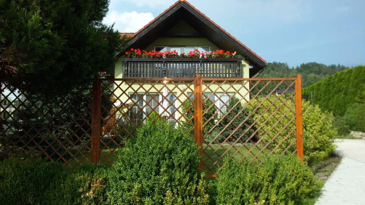 Rožnov pod Radhoštěm Apartment Amelie מראה חיצוני תמונה
